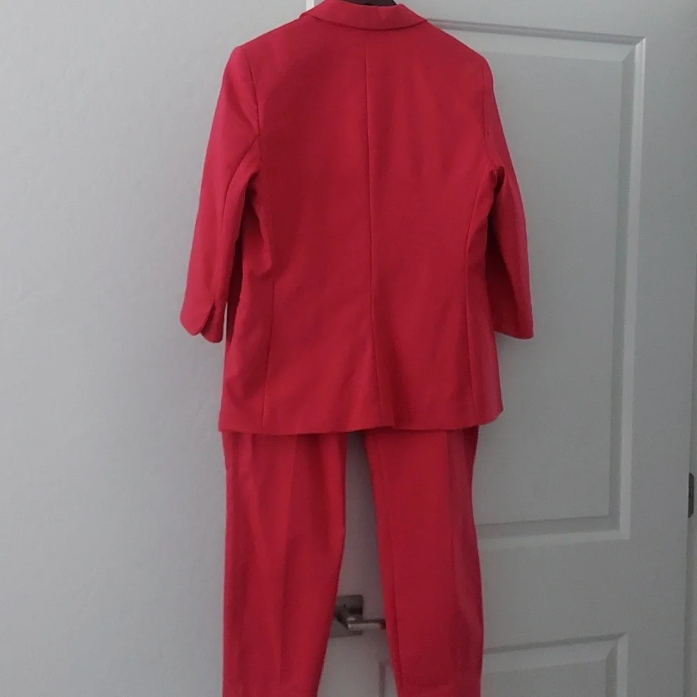 INVESTMENTS Fuschia Pink Pant Suit Size 6 Jacket, Size 8 Pants -Used - Picture 4 of 8